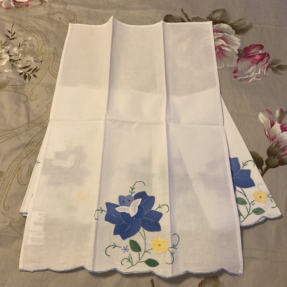 Linen Tea Towels, Applique Set of 6 Tea Towels, Vintage 100% cotton - Picture 3 of 5